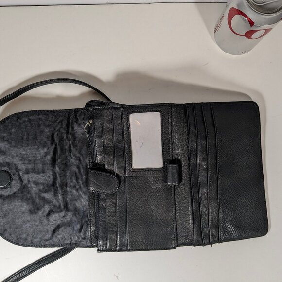 Osgoode Marley Genuine Leather Crossbody Bag Flap - Picture 5 of 12